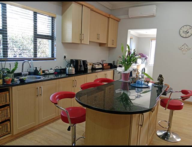 3 BEDROOM FREESTANDING FOR SALE IN SCOTTSVILLE